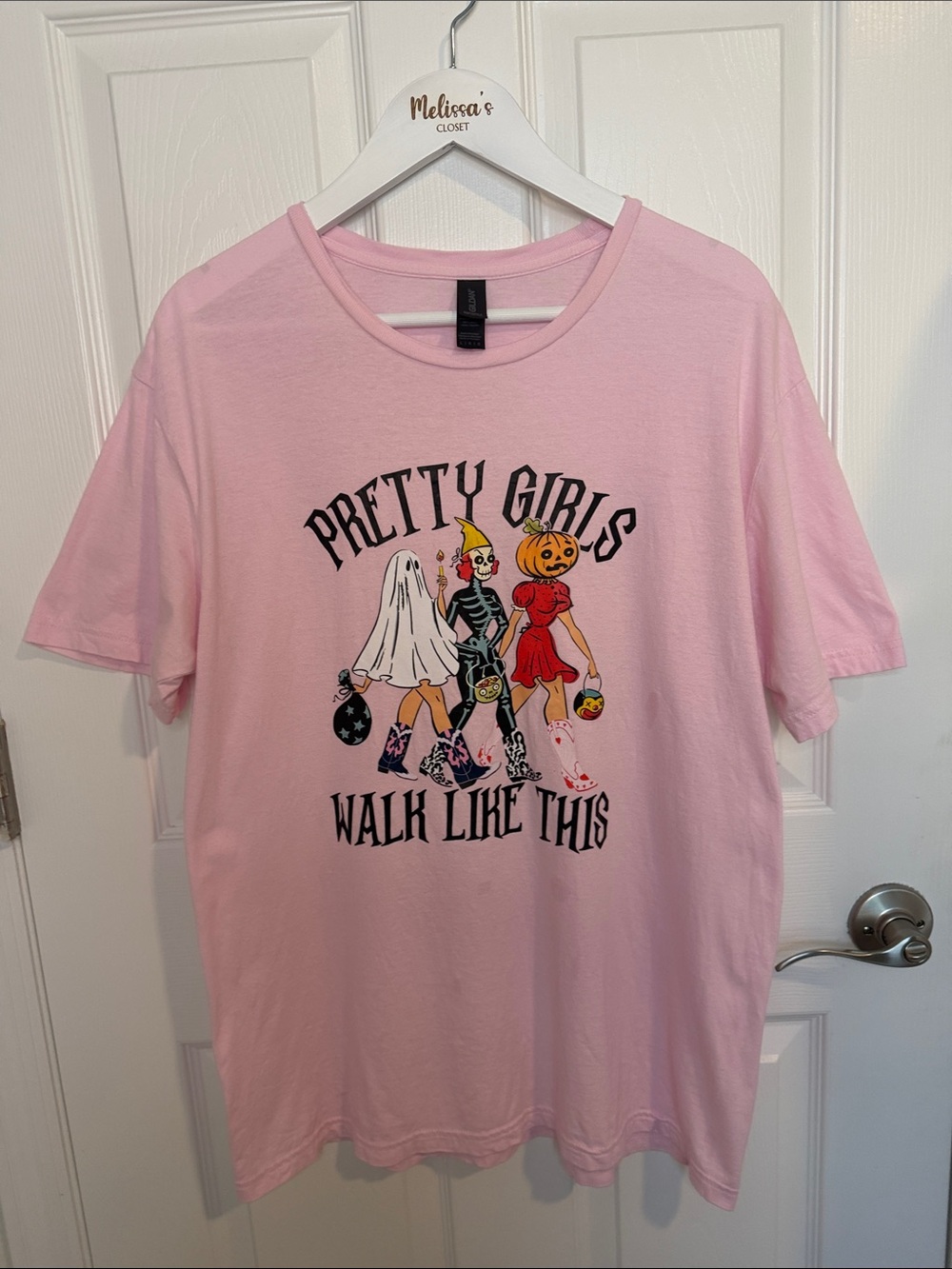 Pretty Girls Walk Like This Pink Halloween Graphic Tee | Summerween | Size Large